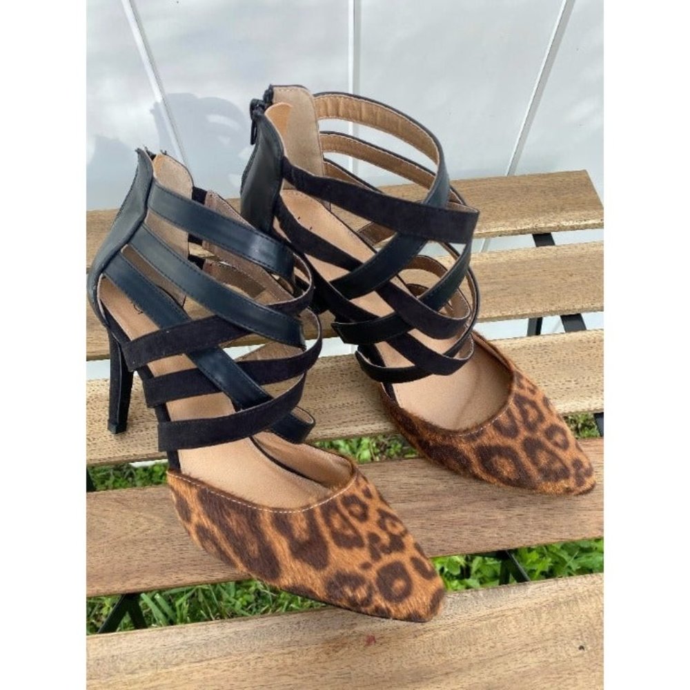 BOSTON DESIGN STUDIO ANIMAL PRINT PUMPS SIZE 9.5M